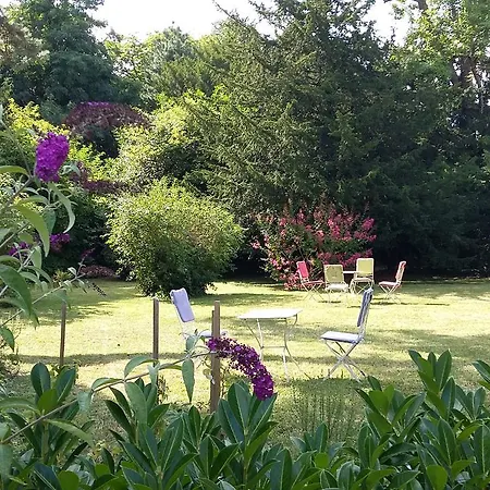 Oda ve Kahvaltı La Heraudiere 3*